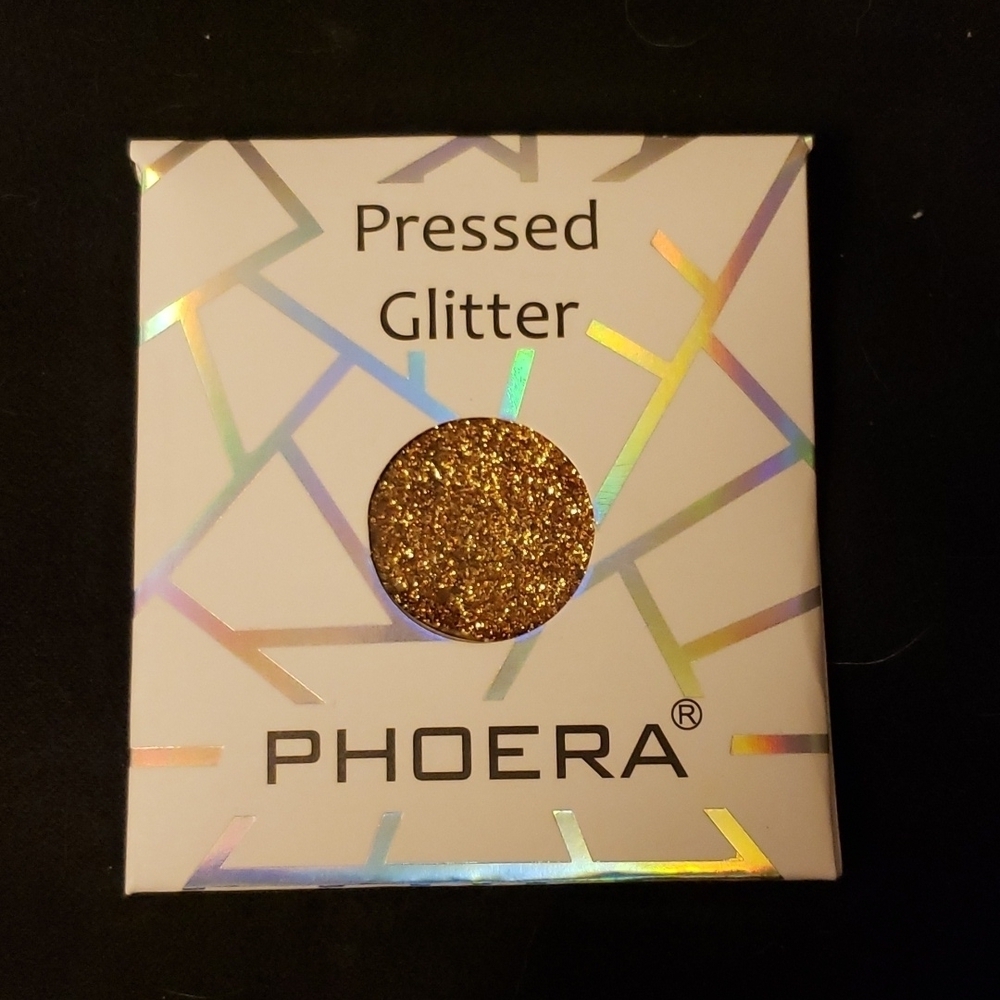 Phoera Pressed Glitter Body or Eye Glitter Eyeshadow Shade 108 Gold